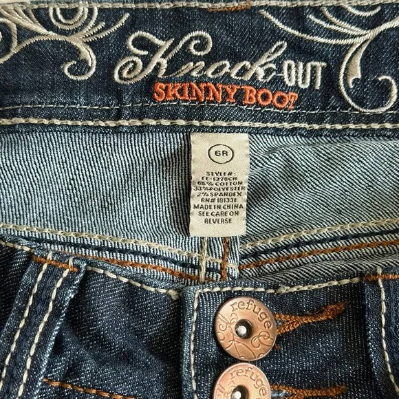 Refuge Knockout Skinny Boot Jeans - Picture 5 of 6